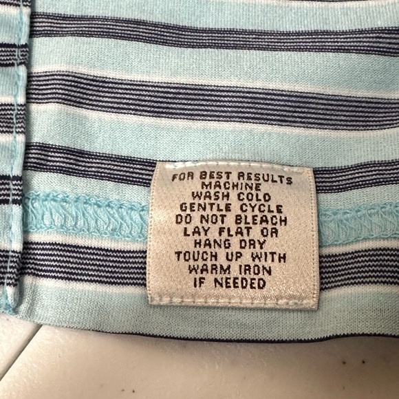 Peter Millar Men’s Large 100% cotton quality golf polo, gently used. Blue stripe - Picture 10 of 11